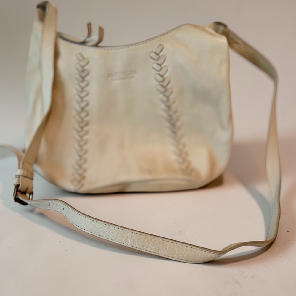American Leather Co. Ivory Shoulder Bag Purse Zipper With Inner Pockets